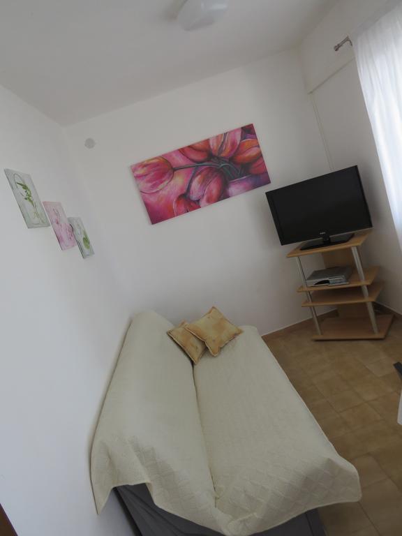 טרוגיר Apartments Lovric - 30 Meters To The Beach מראה חיצוני תמונה