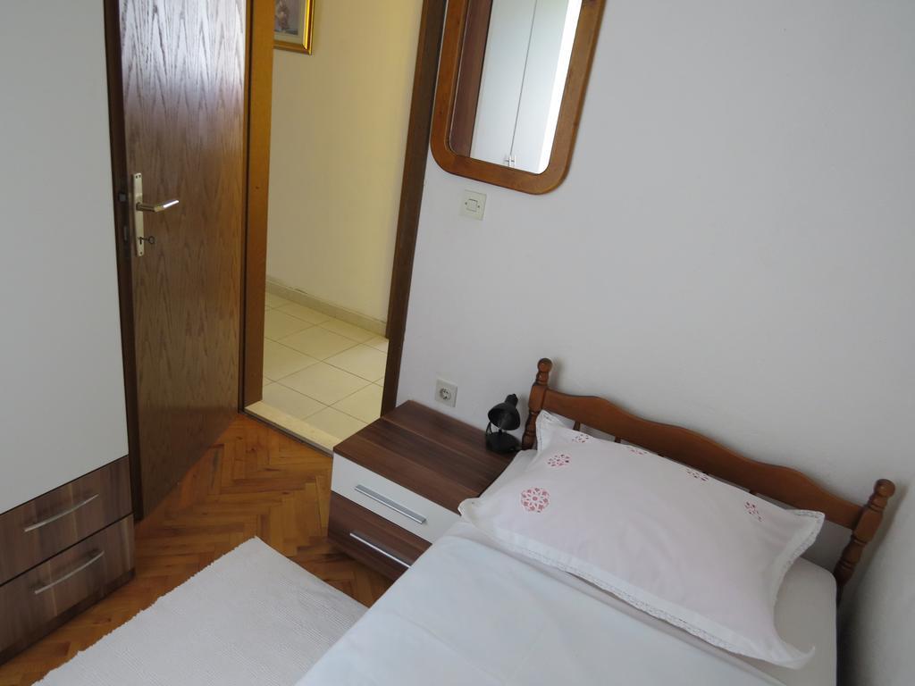 טרוגיר Apartments Lovric - 30 Meters To The Beach מראה חיצוני תמונה