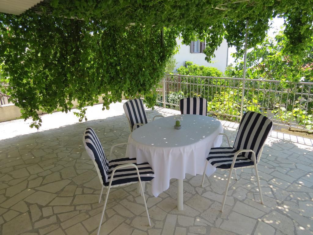 טרוגיר Apartments Lovric - 30 Meters To The Beach מראה חיצוני תמונה