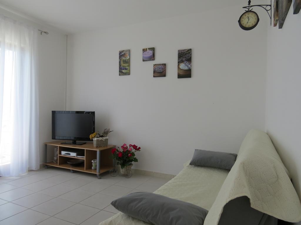 טרוגיר Apartments Lovric - 30 Meters To The Beach מראה חיצוני תמונה
