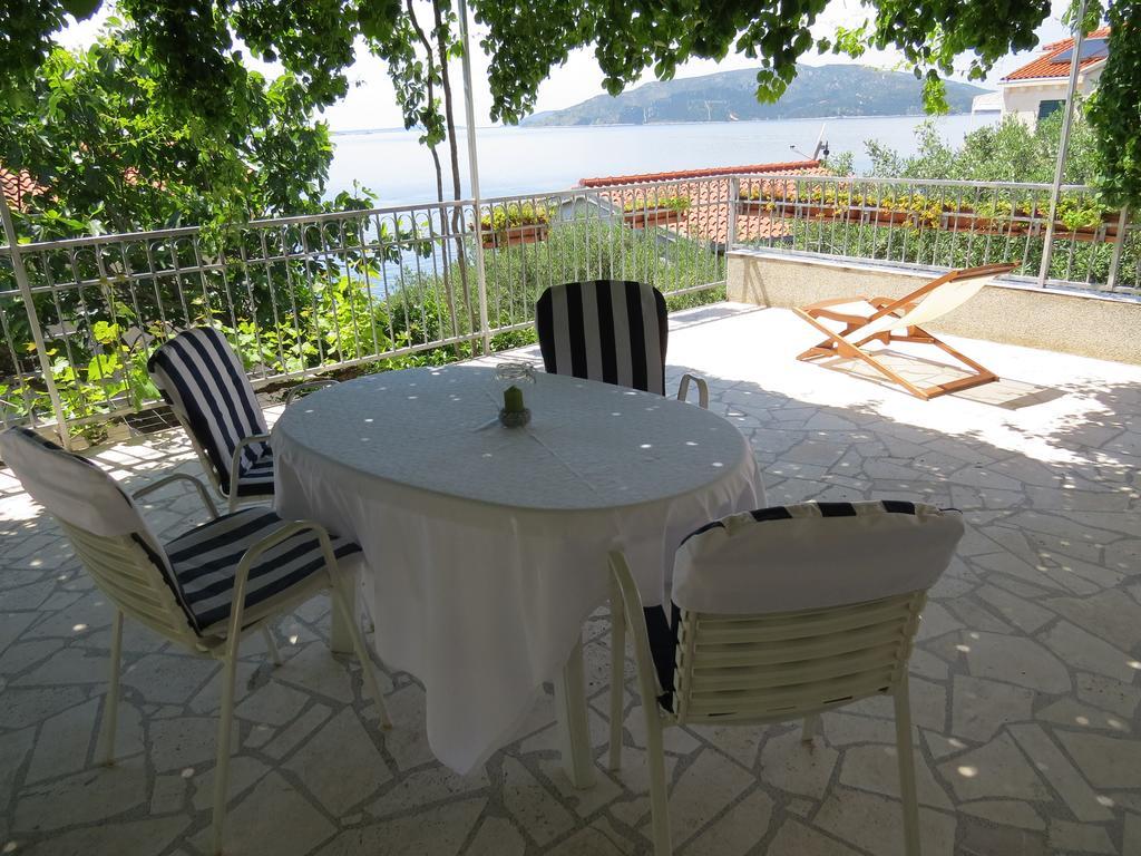 טרוגיר Apartments Lovric - 30 Meters To The Beach מראה חיצוני תמונה