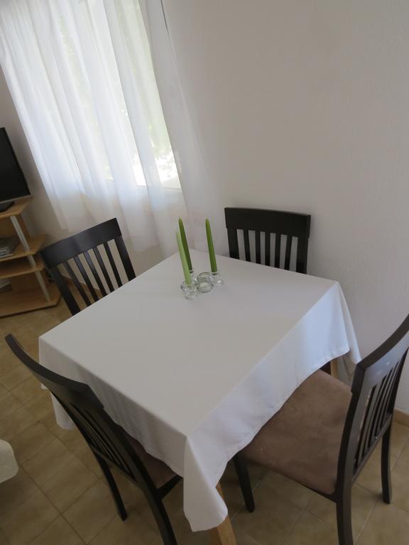 טרוגיר Apartments Lovric - 30 Meters To The Beach מראה חיצוני תמונה