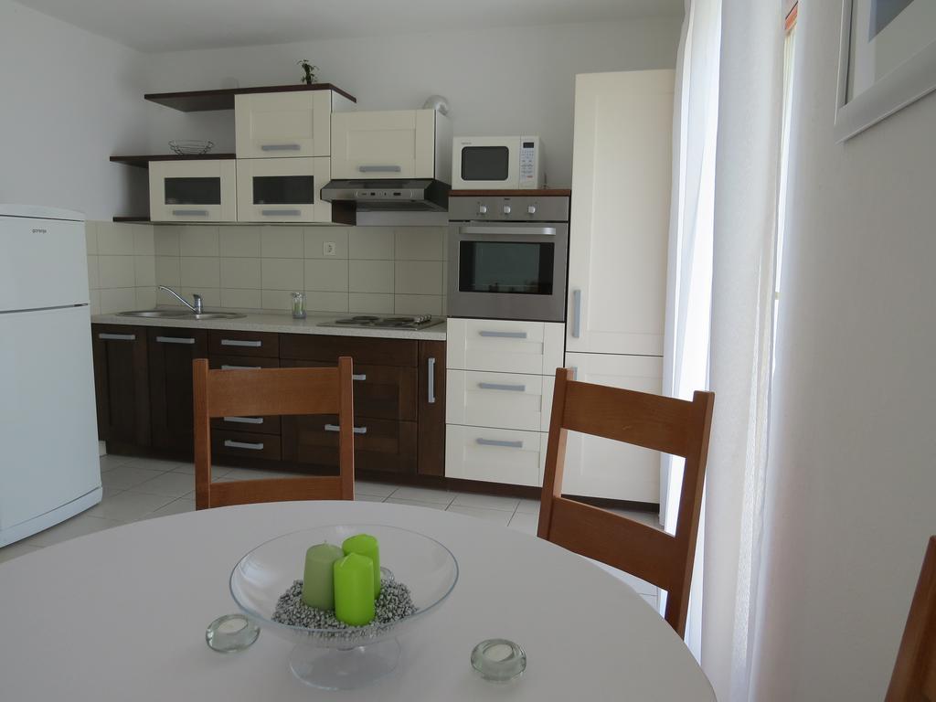 טרוגיר Apartments Lovric - 30 Meters To The Beach מראה חיצוני תמונה