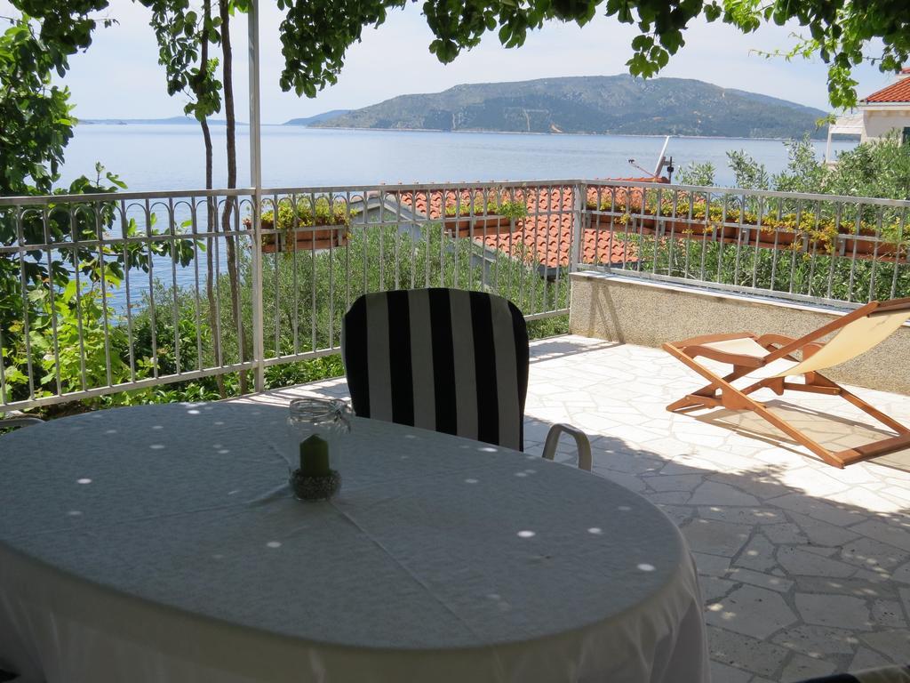 טרוגיר Apartments Lovric - 30 Meters To The Beach מראה חיצוני תמונה