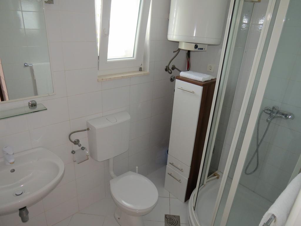 טרוגיר Apartments Lovric - 30 Meters To The Beach מראה חיצוני תמונה