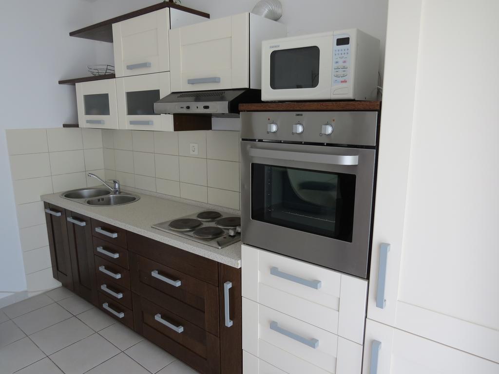 טרוגיר Apartments Lovric - 30 Meters To The Beach מראה חיצוני תמונה