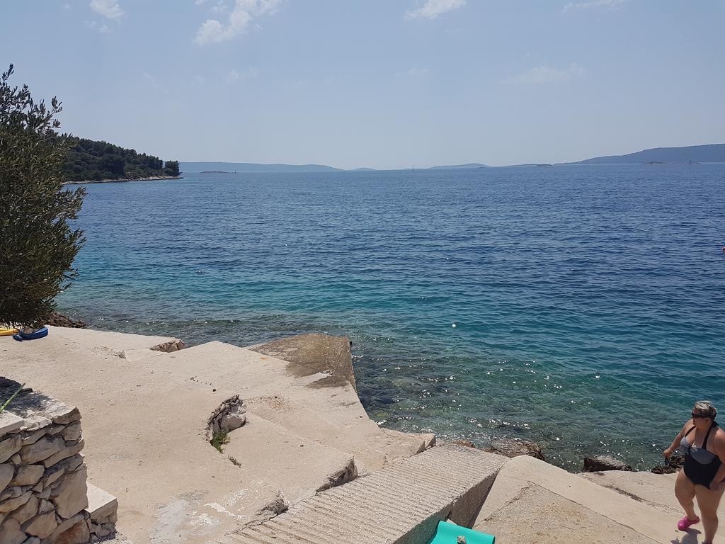 טרוגיר Apartments Lovric - 30 Meters To The Beach מראה חיצוני תמונה