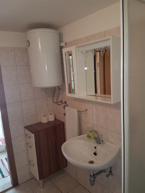 טרוגיר Apartments Lovric - 30 Meters To The Beach מראה חיצוני תמונה