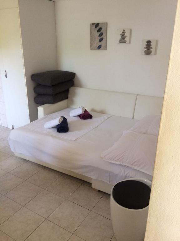 טרוגיר Apartments Lovric - 30 Meters To The Beach מראה חיצוני תמונה
